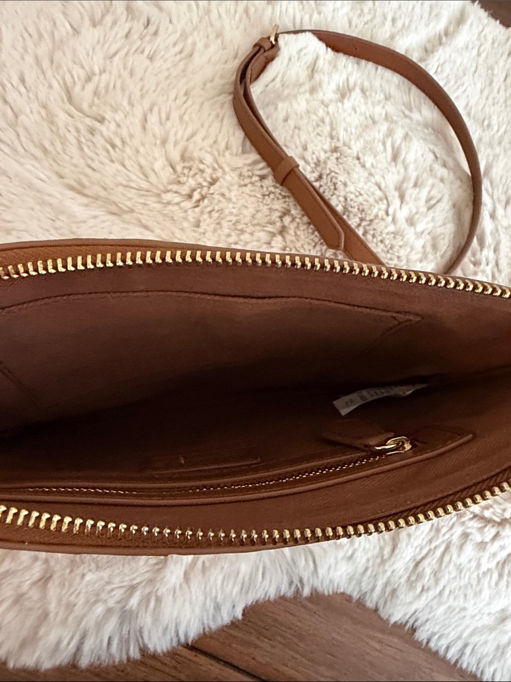 Quince Italian Leather crossbody —Brown - Picture 3 of 3